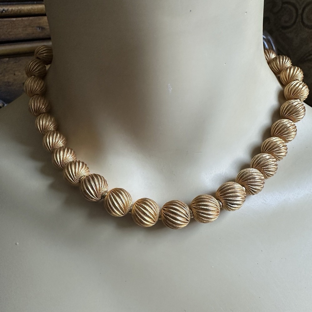 VTG Castlecliff Ball Bead Necklace 17 Inch Brushed Gold Plated‎ Signed Elegant - Picture 3 of 11